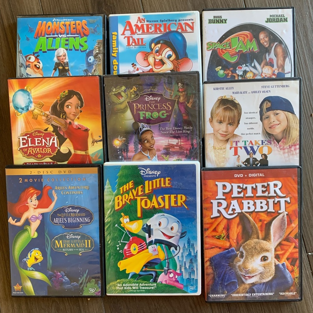 *SOLD* 23 kids dvd disney Movie bundle